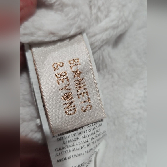 Blankets & beyond baby boy robe sz 12 months - Picture 3 of 3